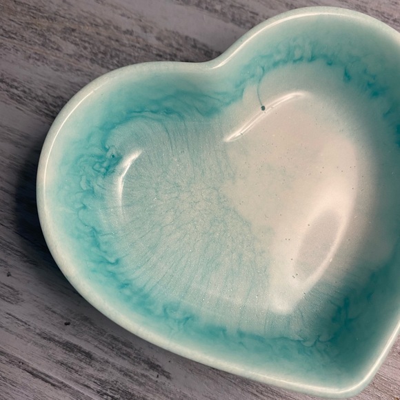 Tiedye Heart Dish - Teal and White Swirl Heart Tray - Jewelry Dish - Handmade - Picture 8 of 10